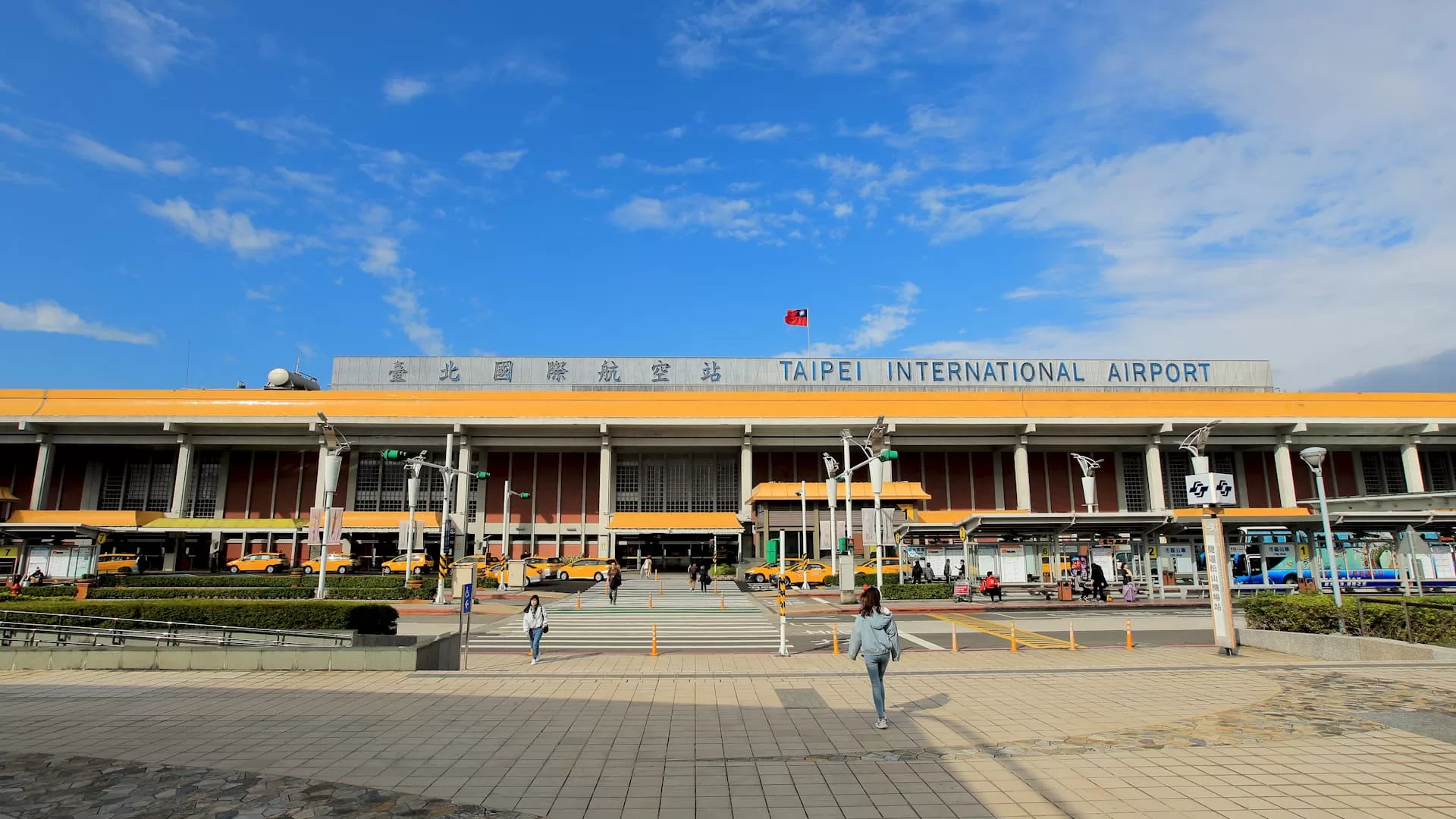 2024 台北松山機場停車懶人包 TSA Airport（含停車場、路邊停車評比） 嚕嚕的好日子